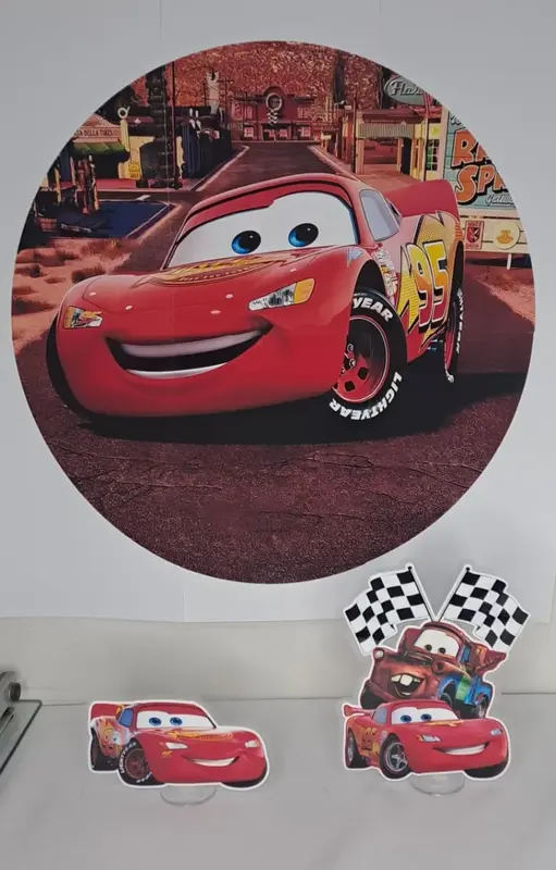 Kit Decoração de Mesa – Painel de Papel + 2 Displays