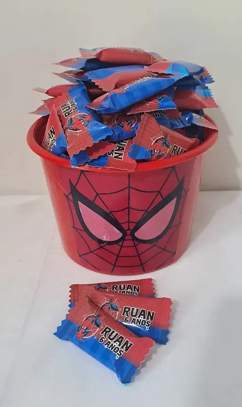 Baldinho com 100 Balinhas Personalizadas